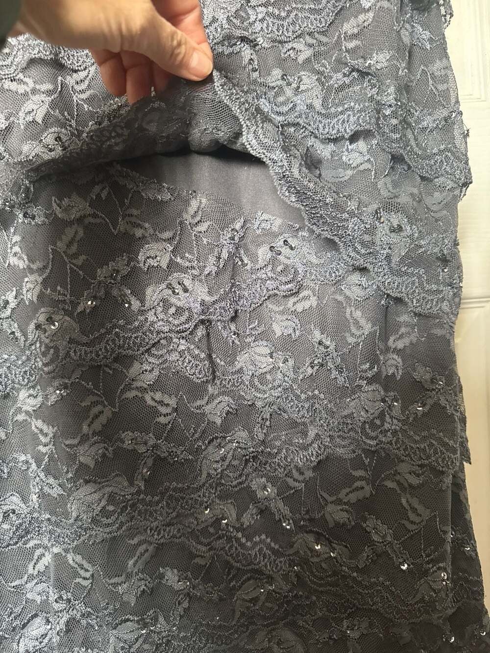 Marina Women's Gray Sequin Lace V-Neck Tiered Sheath Cocktail Dress 18W - Picture 8 of 11